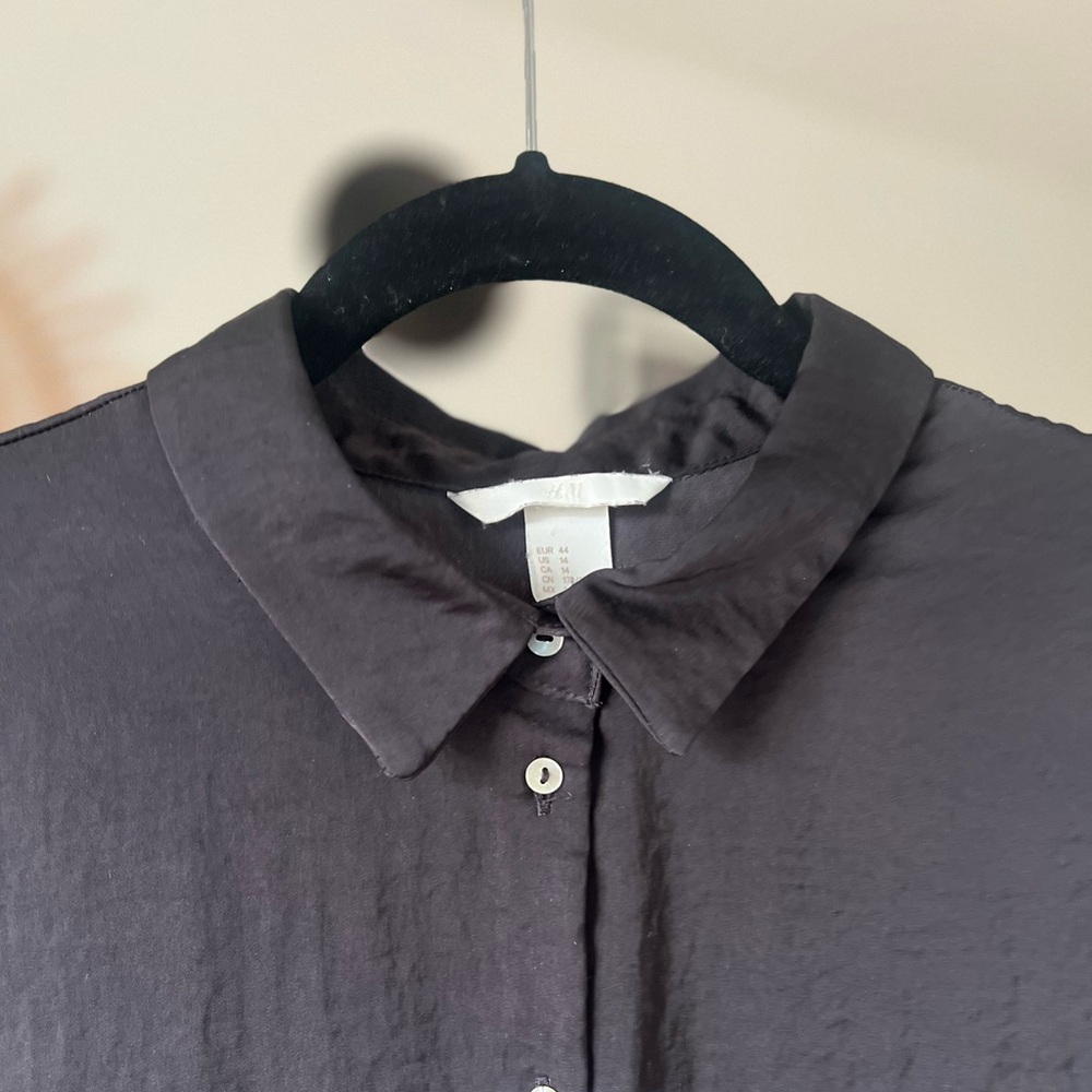 H&M Women's Black Long Sleeve Textured Button Up - Size 14 - Picture 2 of 5